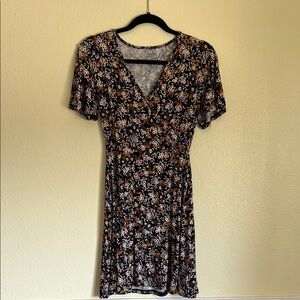 41 Hawthorn Floral Black Dress Size: XS Petite